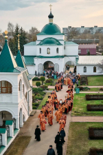 Муромляне встретили Благодатный огонь